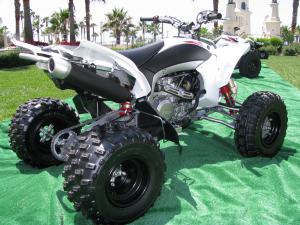 Wheels, tires, handlebars and ergos are all carryovers from the YFZ450R.