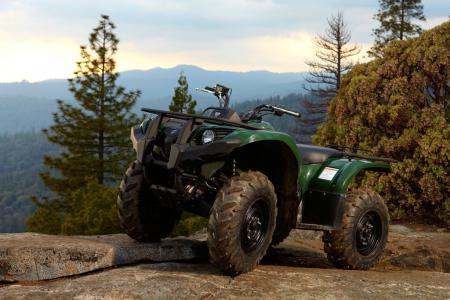 2011 Yamaha Grizzly 450 Action01
