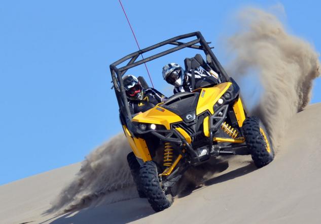 2013 Can-Am Maverick 1000 X rs Action Dune