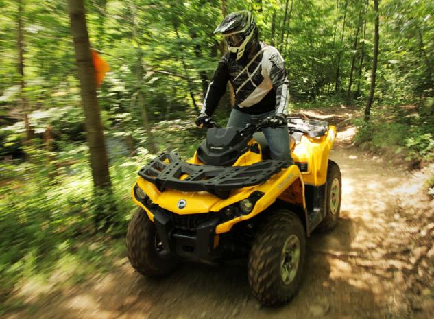 2014 Can-Am Outlander 500 Action Woods