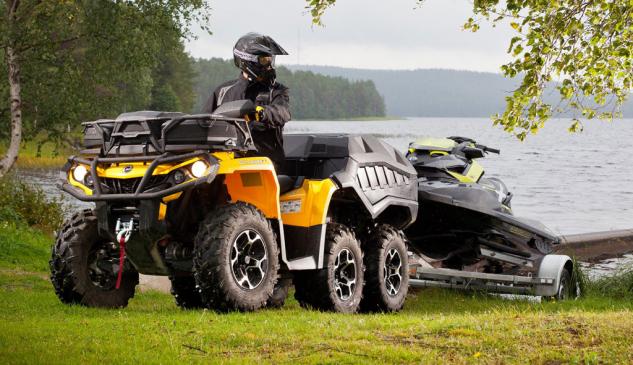 2015 Can-Am Outlander 6x6 Action 01