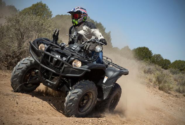 2014-Yamaha-Grizzly-700-Tactical-Black-Action-SR-Turn
